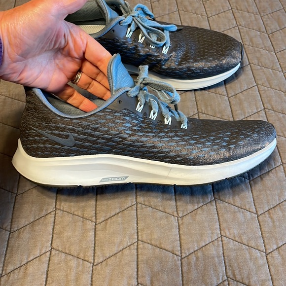 3/$15 EUC Women’s Nike Zoom Pegasus 35 size 12. Good used condition, blue/black. - Picture 11 of 13